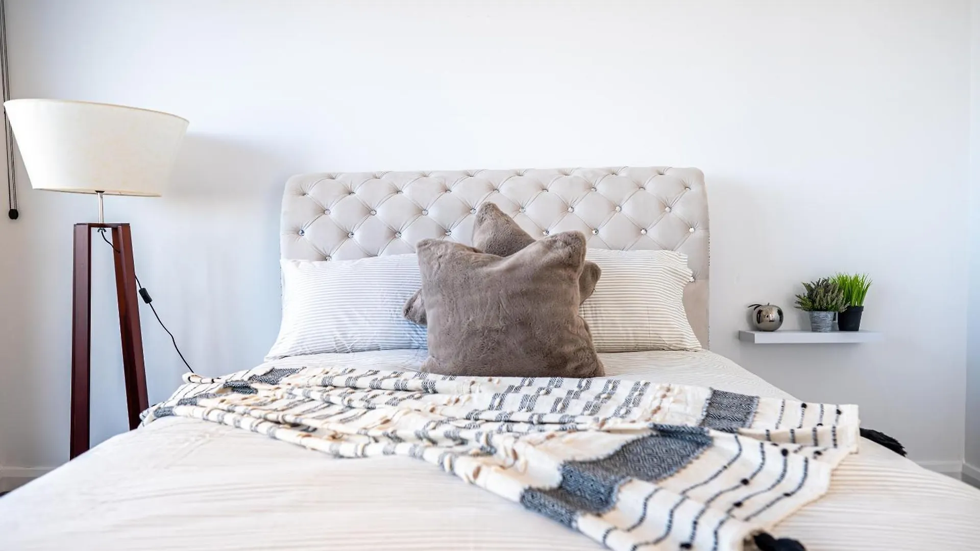 Bv Aparthotel Stays In The Heart Of Barnsley Town Centre