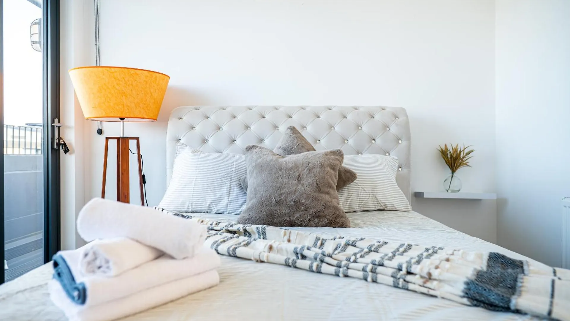 Bv Aparthotel Stays In The Heart Of Barnsley Town Centre